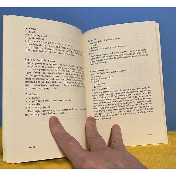 The Brown County Cookbook - Family Recipes Handed Down - Hoosier - Indiana 1983 - Picture 7 of 9